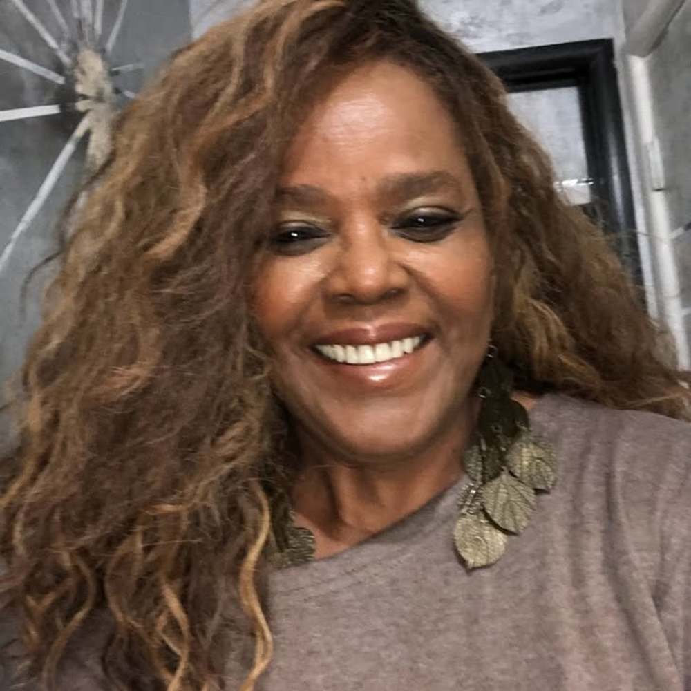 Meet your Posher, Robin